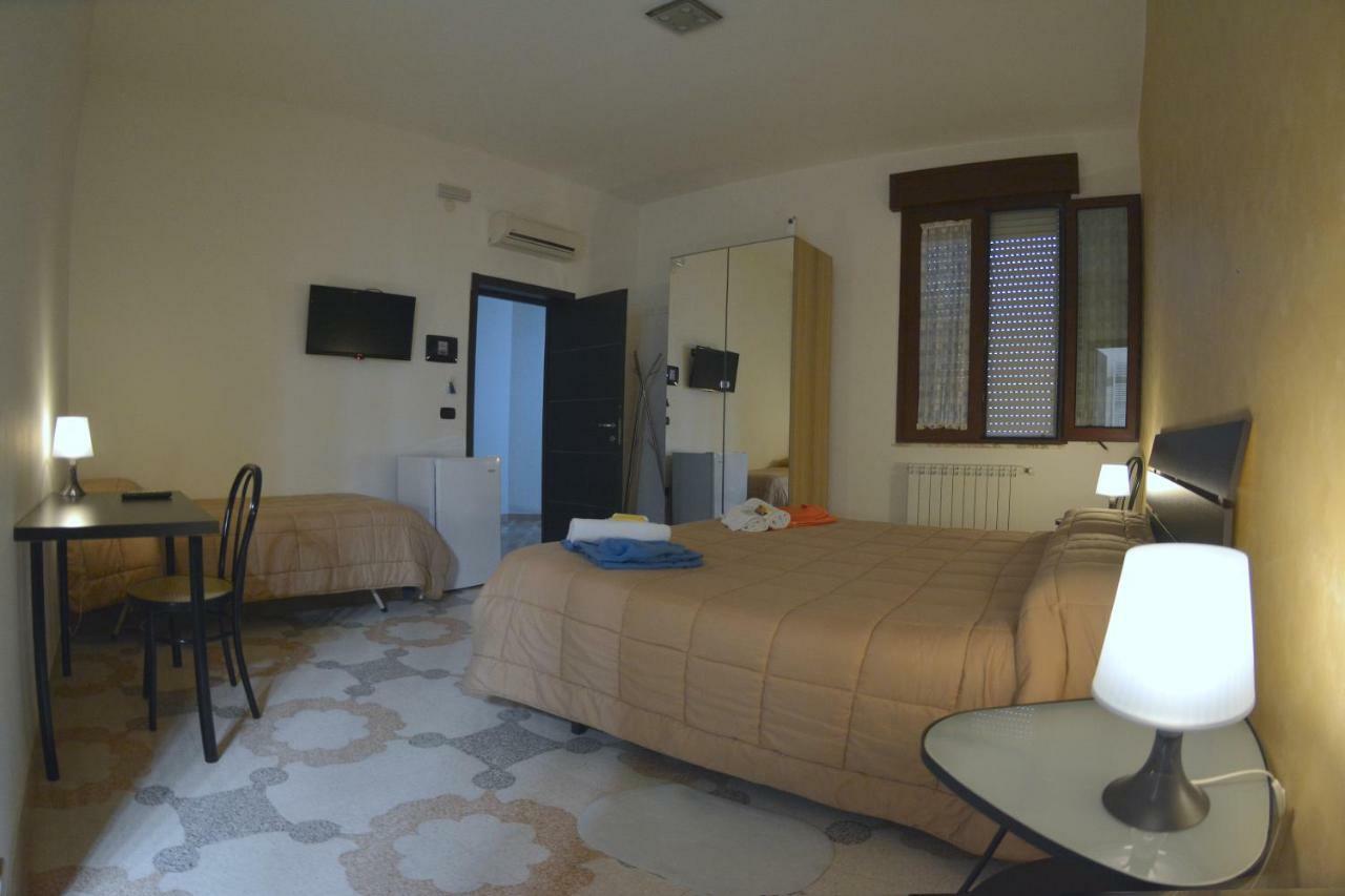 Bed & Breakfast "Mazzini" Leverano Exterior foto